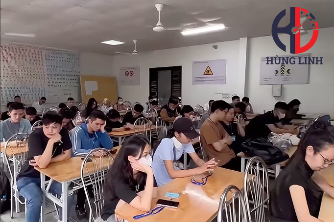 Học viên Hùng Linh hoàn thành buổi thi kết thúc môn trường VOV ngày 11/6!
