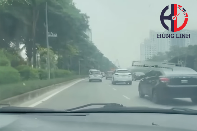 Vững tay lái từng chặng – Hùng Linh luôn sát cánh trên hành trình học lái