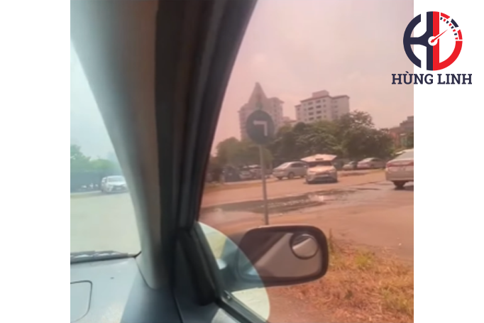 Hướng dẫn sa hình bài bản, giúp học viên Hùng Linh nắm chắc kỹ thuật từng bài thi