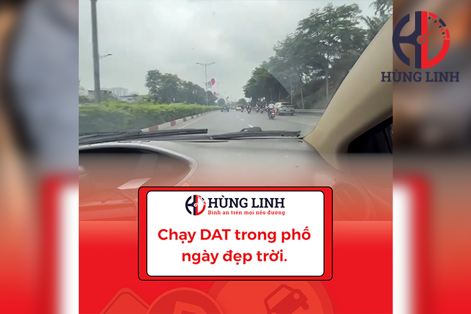 Chạy DAT trong phố ngày đẹp trời.