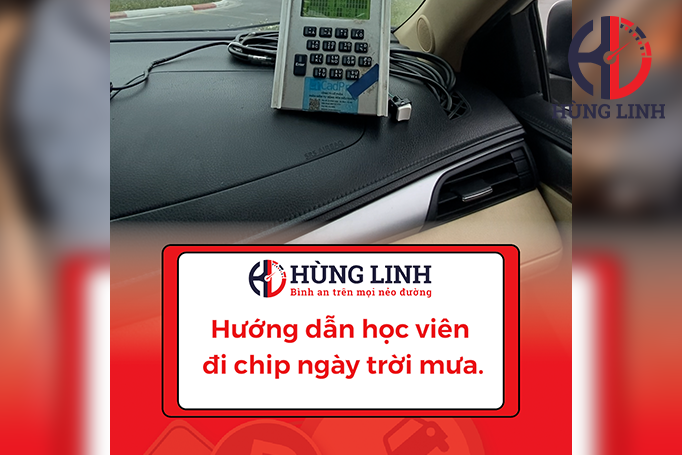 Hướng dẫn học viên đi chip ngày trời mưa.
